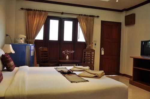 Baan Chayna Hotel หาดบางเทา ภายนอก รูปภาพ