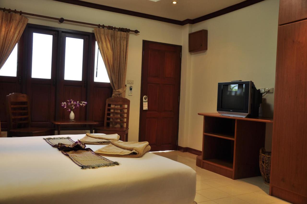 Baan Chayna Hotel หาดบางเทา ภายนอก รูปภาพ